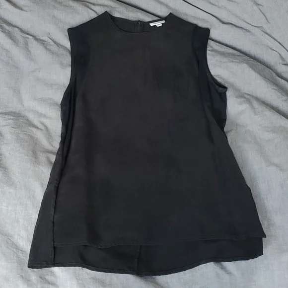 Eenvoud Black Sleeveless Top with mesh - Picture 2 of 6